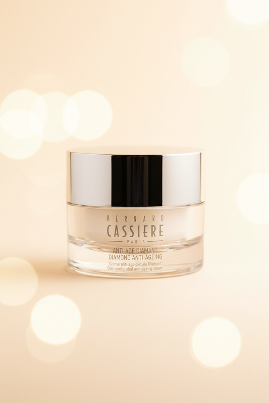 Diamond Anti Ageing Cream de Bernard Cassiere - fondo crema con bokeh