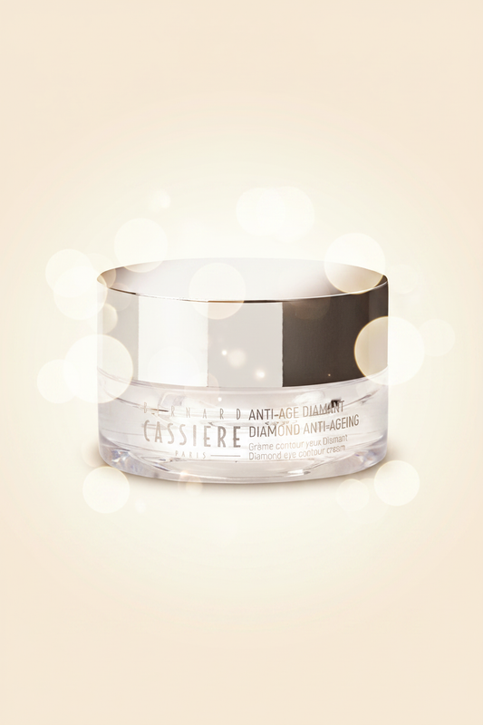 Bernard Cassière Diamond Eye Contour Cream - fondo crema con bokeh