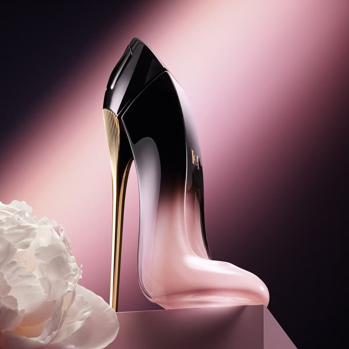 Carolina Herrera Good Girl Blush Elixir - frasco lateral con flor blanca