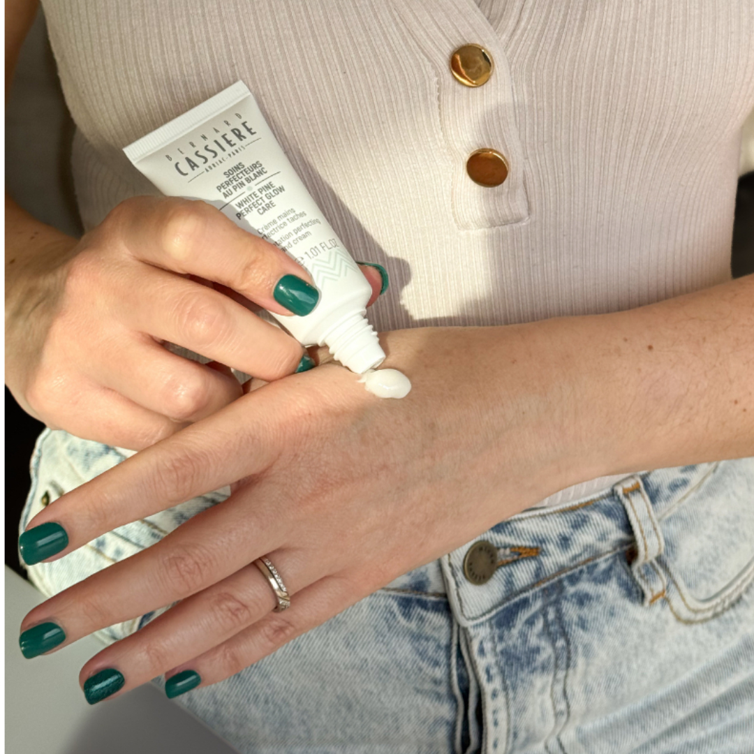 Pigmentation perfecting hand cream - White Pine Perfect Glow Care de Bernard Cassiere